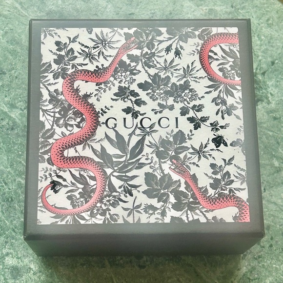 Gucci Interlocking GG Sterling Silver Bracelet with box and Gucci pouch. - Picture 13 of 15